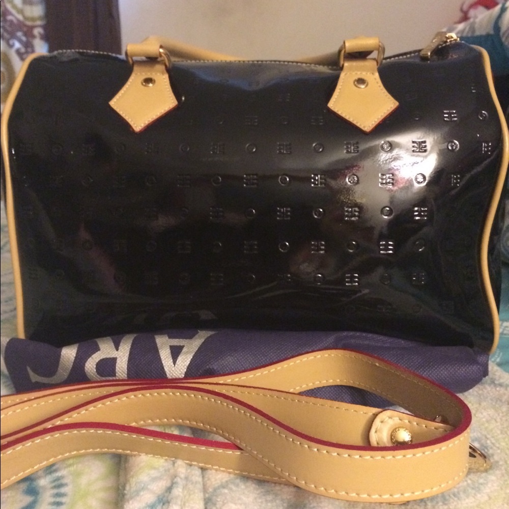 Arcadia Shoulder bag